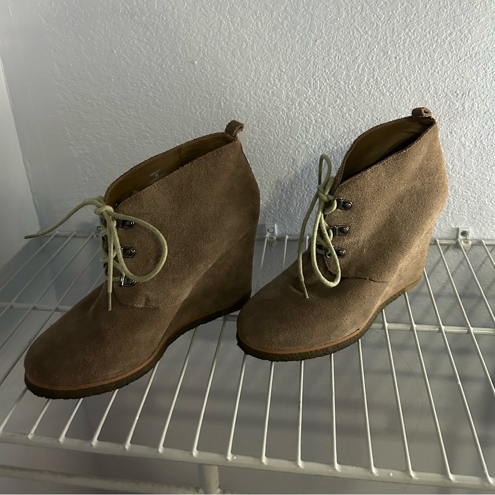 Steve Madden - Size 8 - Wedge Bootie